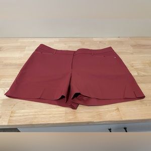 NWT White House Black Market 5” Short